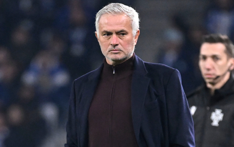 Mourinho bị châm chọc sau thất bại của Benfica