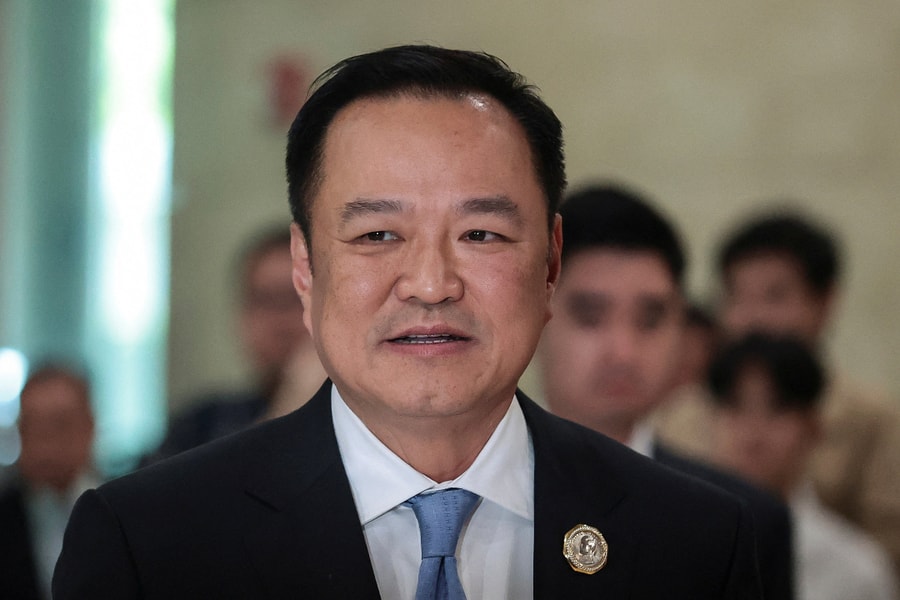 Người Thái Lan tranh cãi về chữ viết 'không đọc nổi' của ông Anutin