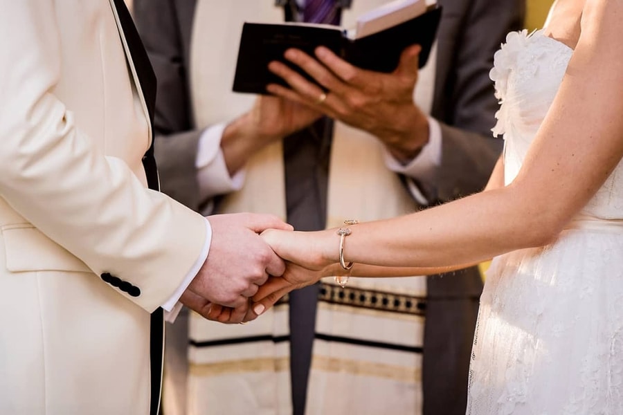 Hôn nhân bị tòa tuyên vô hiệu vì lời tuyên thệ viết bằng AI