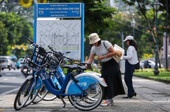 Người Sài Gòn thuê xe đạp điện 20 nghìn để trải nghiệm hay đi làm mỗi ngày?