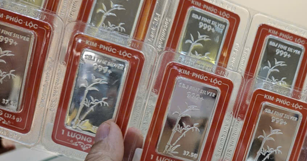 Giá bạc hôm nay 15-1: Rung lắc dữ dội ở vùng đỉnh lịch sử