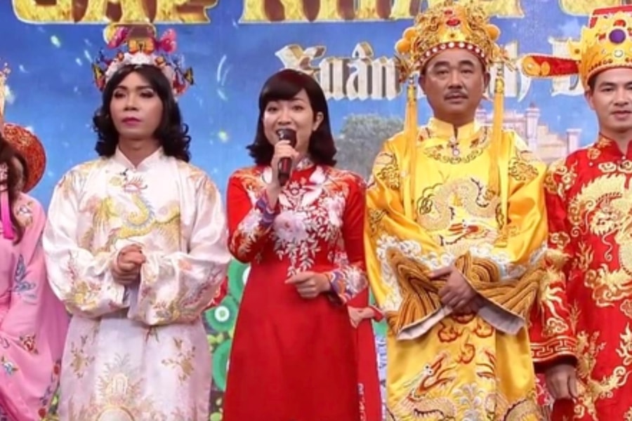 Nữ MC duy nhất của 'Táo Quân': Từng là ca sĩ, U60 sống bình yên bên con trai