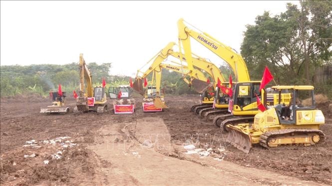 Khởi công đường kết nối cầu Tứ Liên với cao tốc Hà Nội - Thái Nguyên