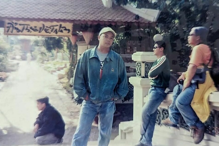 Khách nước ngoài nhờ tìm lại địa điểm chụp ảnh 22 năm trước