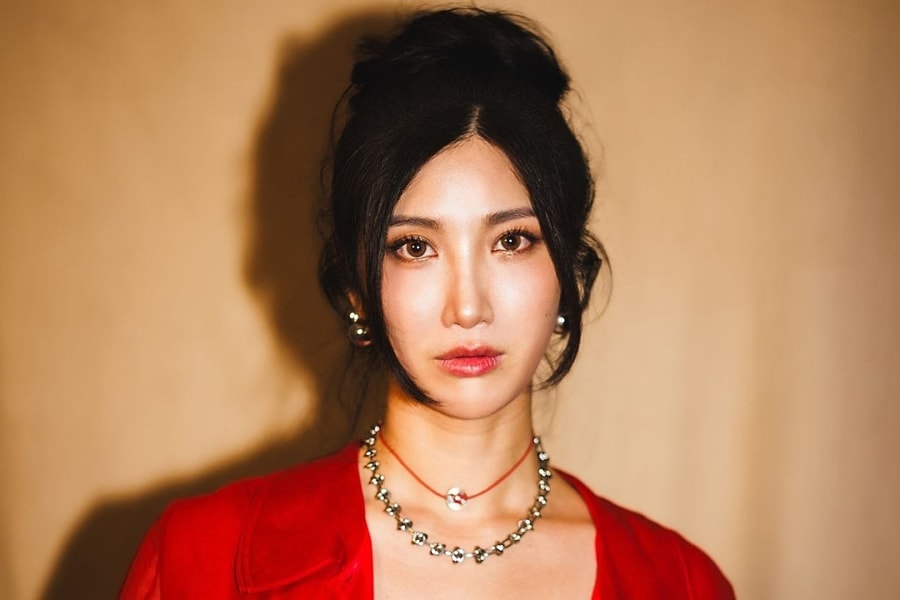 Ejae - thực tập sinh bị chối bỏ thành hiện tượng toàn cầu