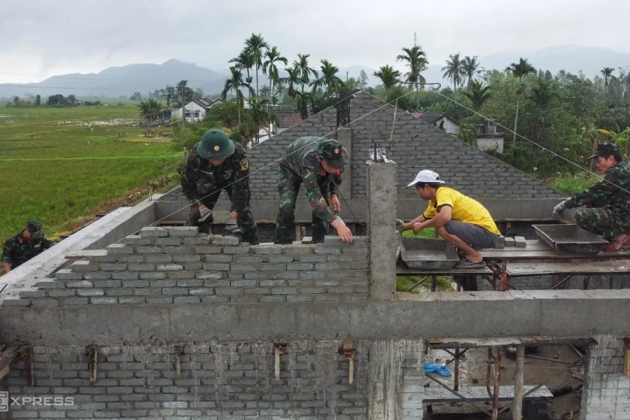 45 ngày chiến dịch Quang Trung thần tốc xây nhà cho dân vùng lũ