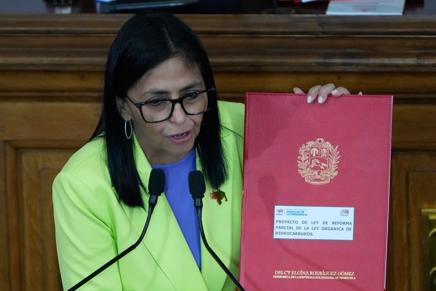 Tổng thống lâm thời Venezuela cải tổ nội các