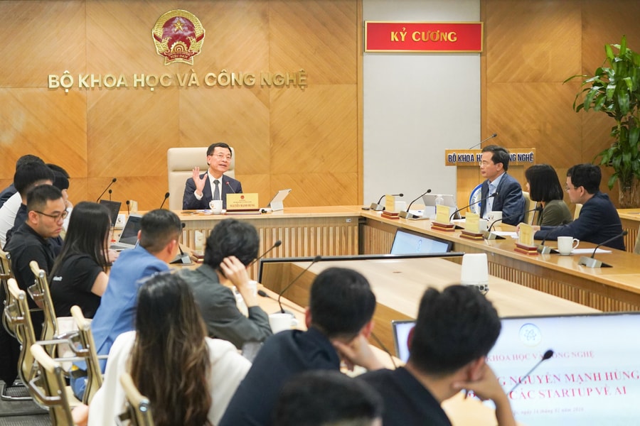 Bộ trưởng Nguyễn Mạnh Hùng: 'Tài sản lớn nhất của startup là tìm được vấn đề'