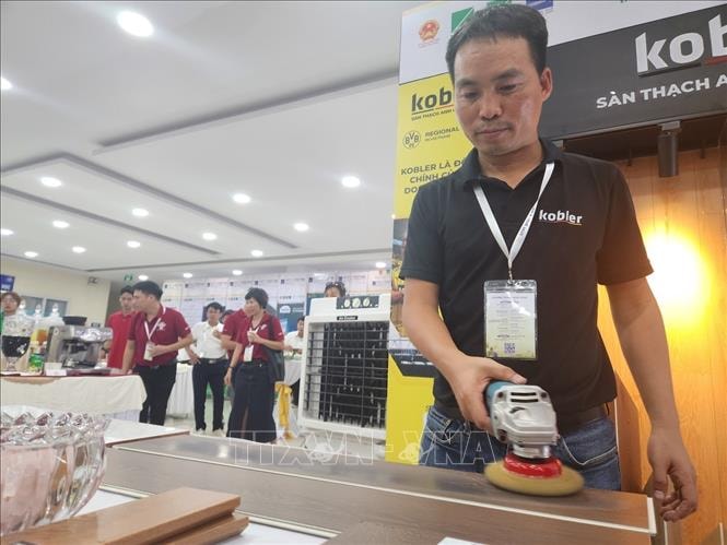 Cú hích 'xanh hóa' sản xuất vật liệu xây dựng