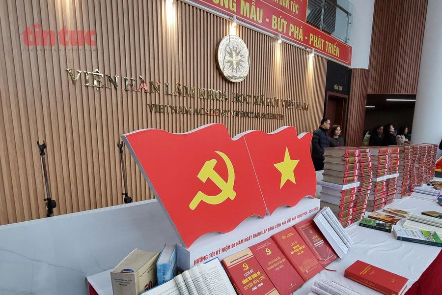 Nghiên cứu khoa học xã hội, tư vấn chính sách tạo nền tảng phát triển bền vững