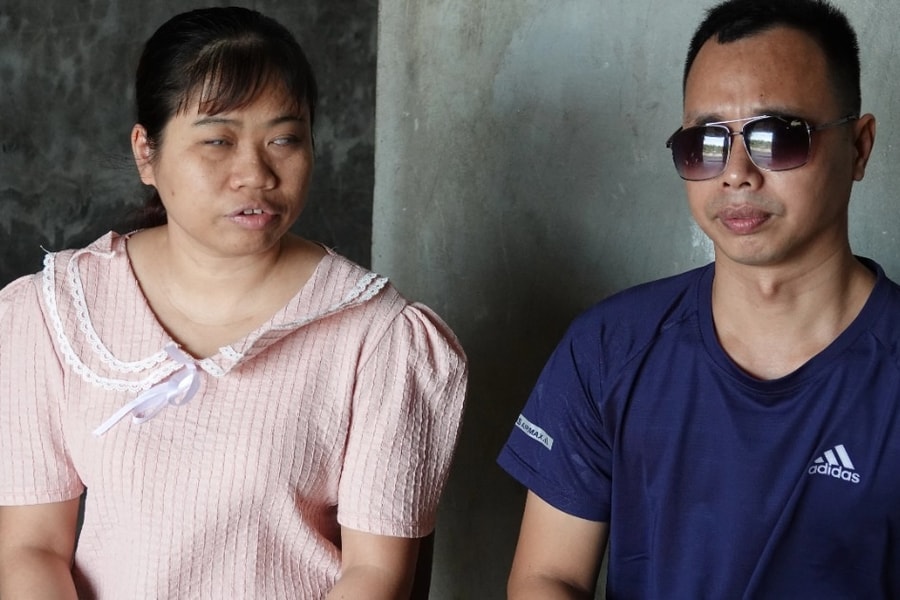 Cha mẹ khiếm thị mong 3 con nhỏ được học hành để thoát cảnh nghèo khó