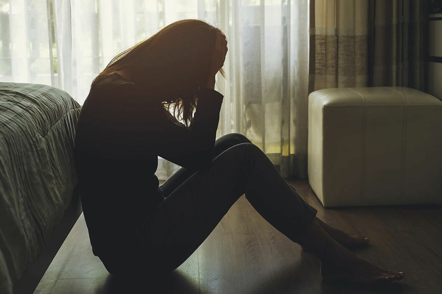 Cái giá của lối sống 'còn trẻ thì phải cày'