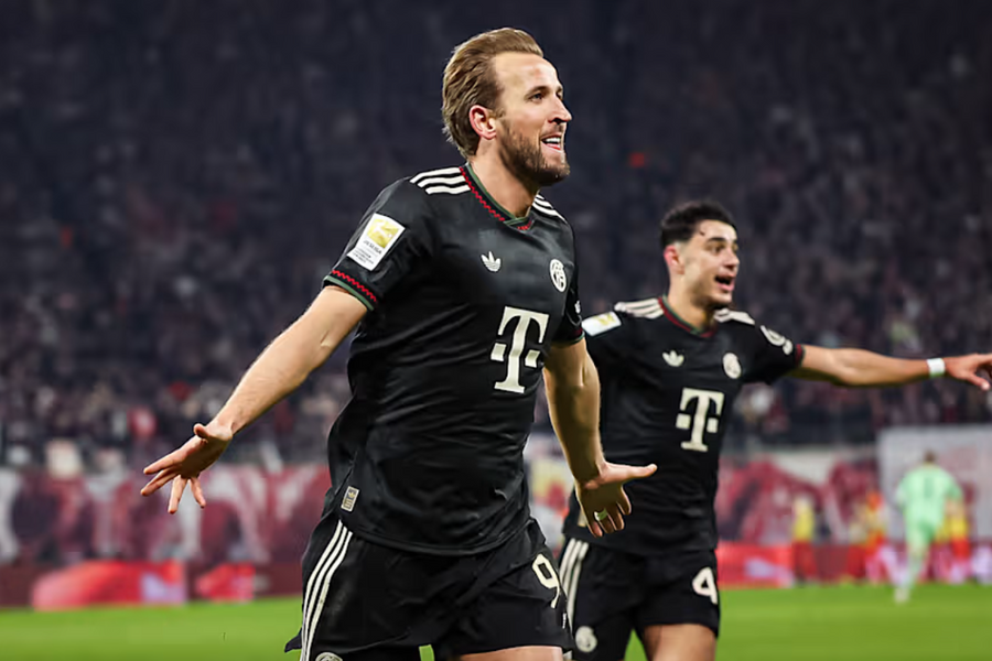 Bayern vượt mốc 100 bàn mùa này