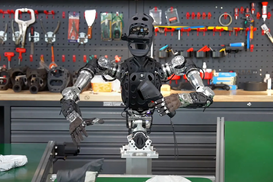 Robot hình người Trung Quốc tự học không cần hiệu chỉnh