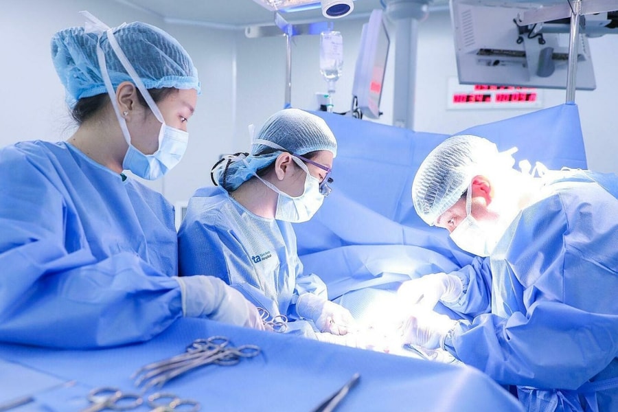 Bé 23 tháng tuổi thoát vị bẹn