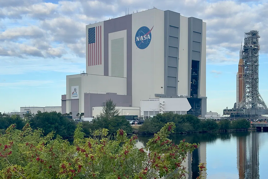 Tên lửa mạnh nhất của NASA sẵn sàng đưa người lên Mặt Trăng