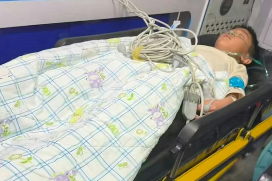 Tưởng nước lọc, ông pha nhầm dầu khoáng với thuốc khiến cháu hỏng thận