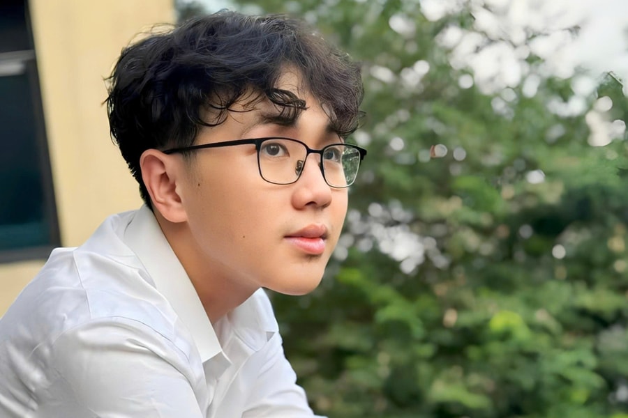 Thủ khoa Tin học toàn quốc luyện code 8-10 tiếng mỗi ngày