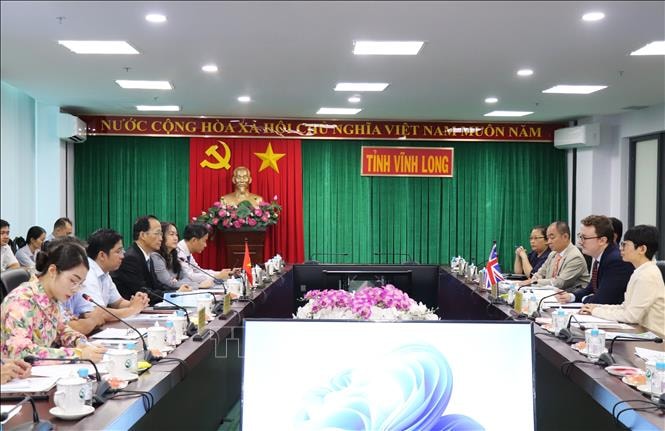 Hợp tác cùng Vương quốc Anh thu hút đầu tư, phát triển năng lượng tái tạo