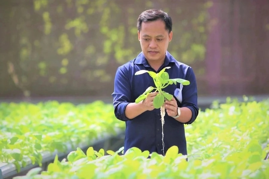 Chàng kỹ sư công nghệ rời phòng lạnh ra ruộng và triết lý “4 không”