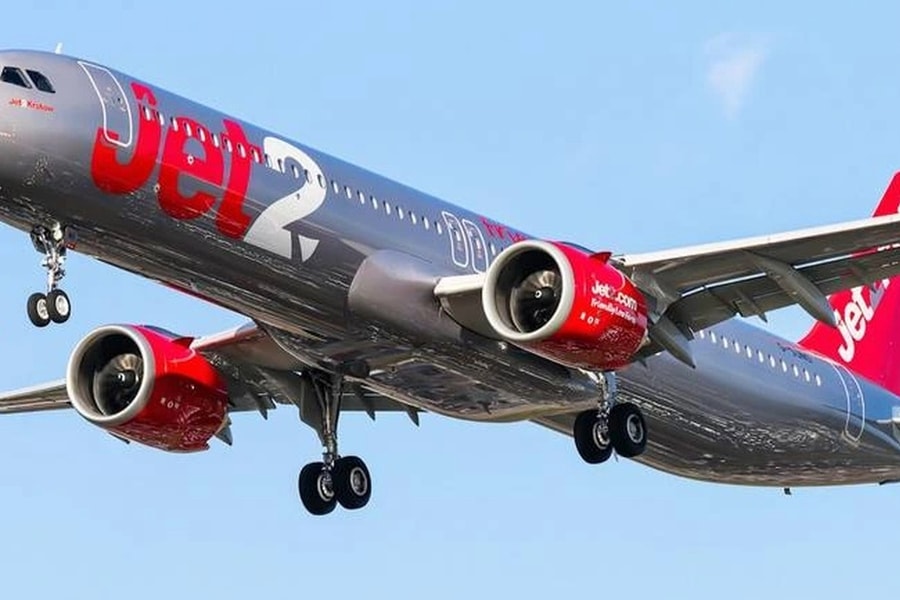 Máy bay cất cánh ở Anh bỏ quên 36 người ở sân bay, hành khách bức xúc