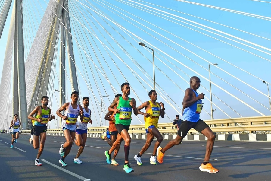 Thoát khủng hoảng trung niên bằng thể thao