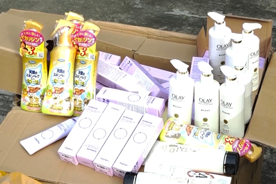 Thuê nhiều người đánh giá '5 sao' để bán hàng tấn mỹ phẩm giả