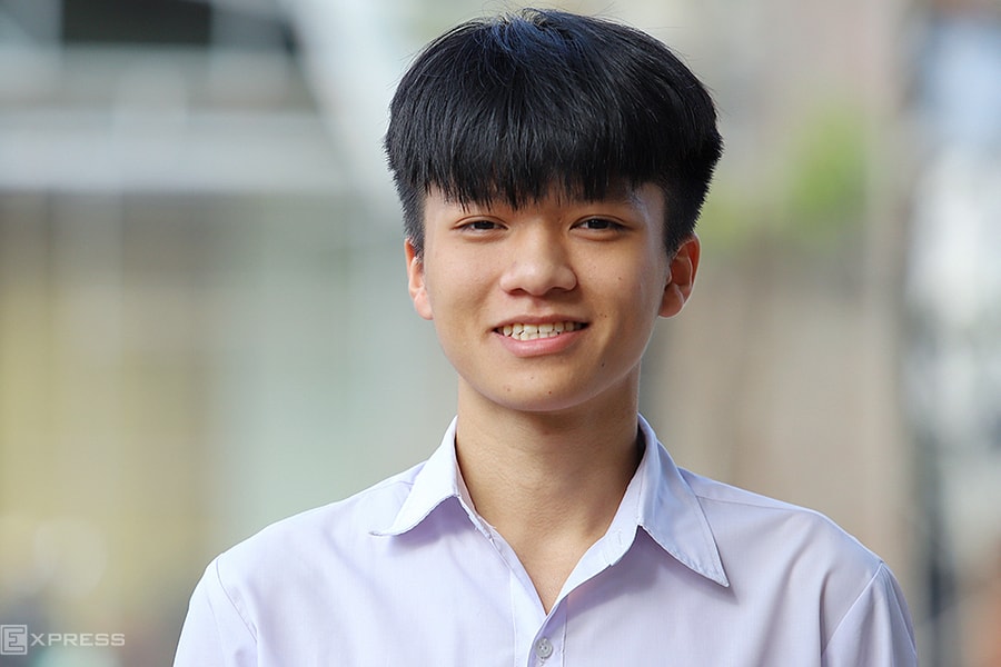 Nam sinh Hà Tĩnh bứt phá thành Á khoa thi Toán quốc gia