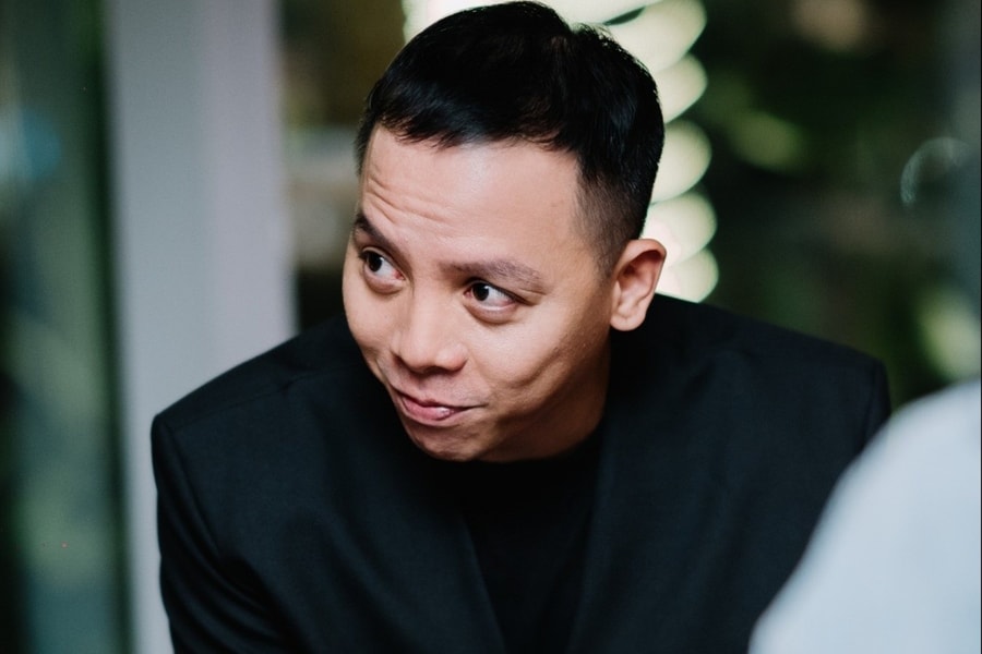 Hoàng Touliver đón sinh nhật cùng đồng nghiệp