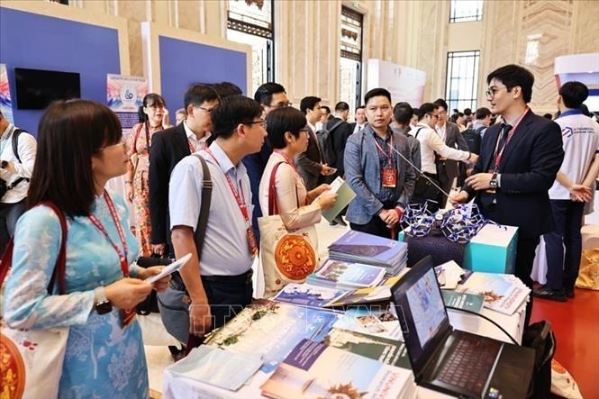 Đặt trí thức vào vị trí trung tâm của chiến lược phát triển quốc gia