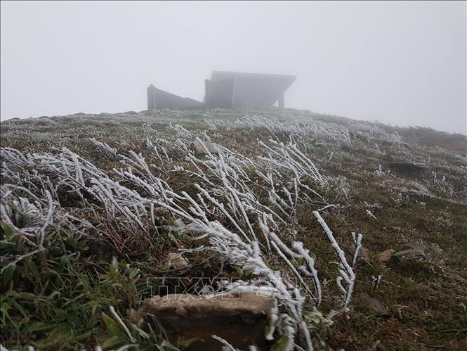 Bắt đầu có băng tuyết trên đỉnh Mẫu Sơn