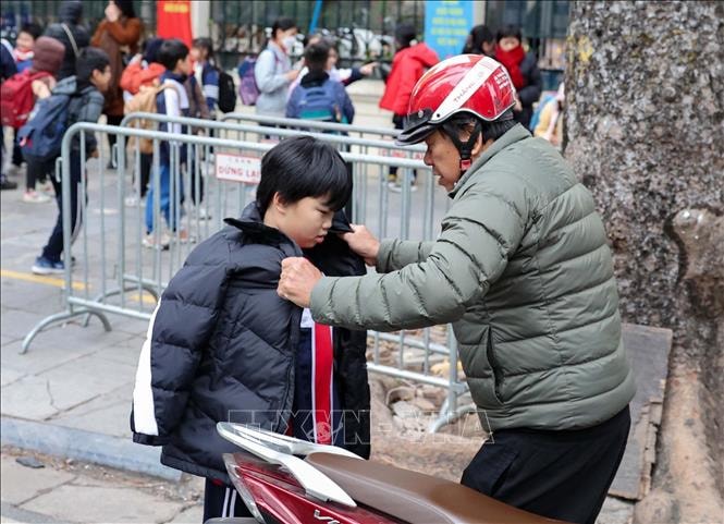 Học sinh mầm non, tiểu học Hà Nội không đến trường học khi nhiệt độ dưới 10°C