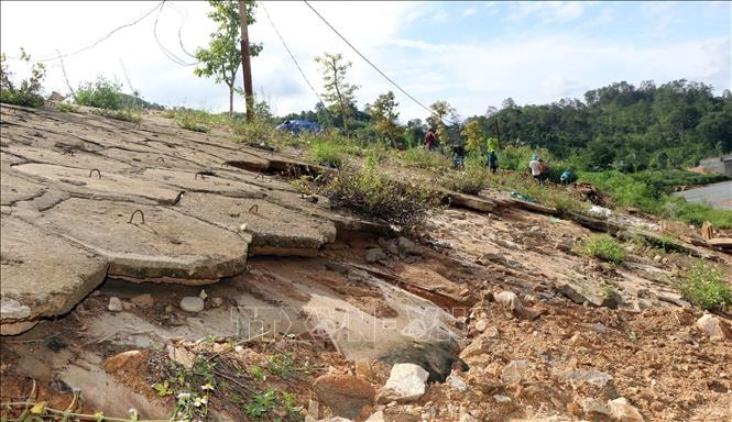 Công bố tình huống khẩn cấp sạt lở công trình kè bờ biển xã Hoằng Thanh