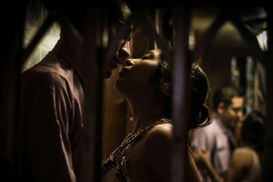 Đêm họp lớp sau 20 năm, tôi và tình đầu đã tìm lại tình yêu đánh mất