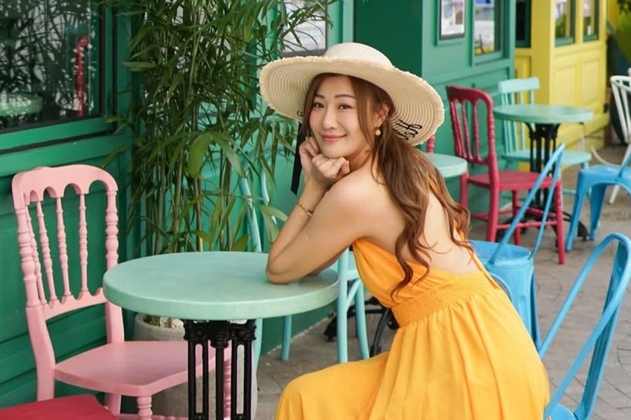 Mỹ nhân TVB khoe ảnh "thả dáng" ở Phú Quốc, tiết lộ điều gây choáng ngợp