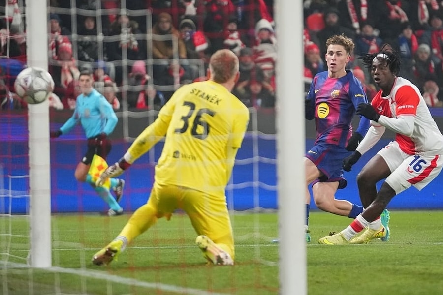 Barca ngược dòng trong bữa tiệc bàn thắng