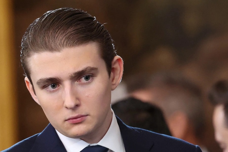 Barron Trump báo cảnh sát Anh, cứu bạn bị hành hung