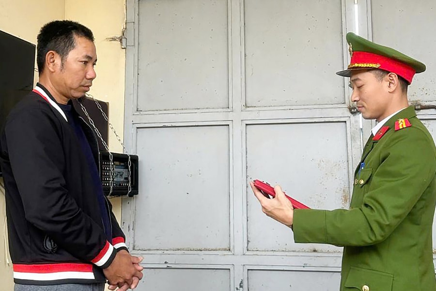 Chồng làm sổ đỏ giả lừa người mua khi vợ cũ không cho bán đất chung