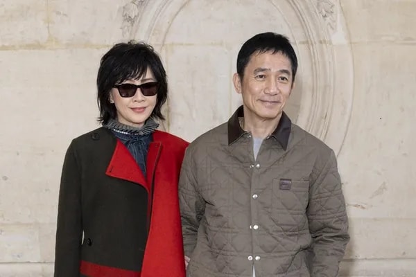 Vợ chồng Lương Triều Vỹ gây chú ý