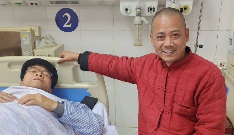 NSND Trần Nhượng nhập viện