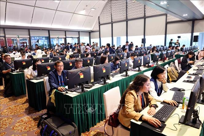 Phóng viên quốc tế chúc mừng thành công Đại hội XIV của Đảng