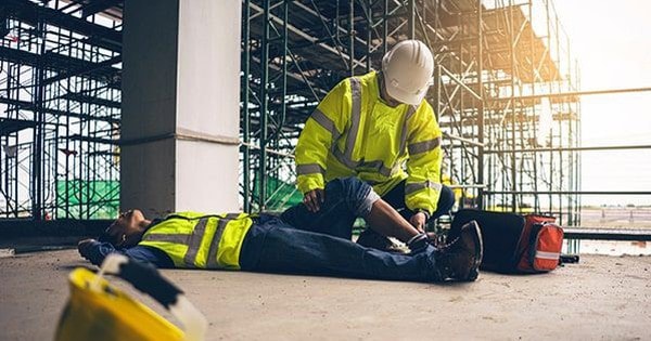 Tai nạn lao động cận Tết: Một phút lơ là hệ lụy lâu dài