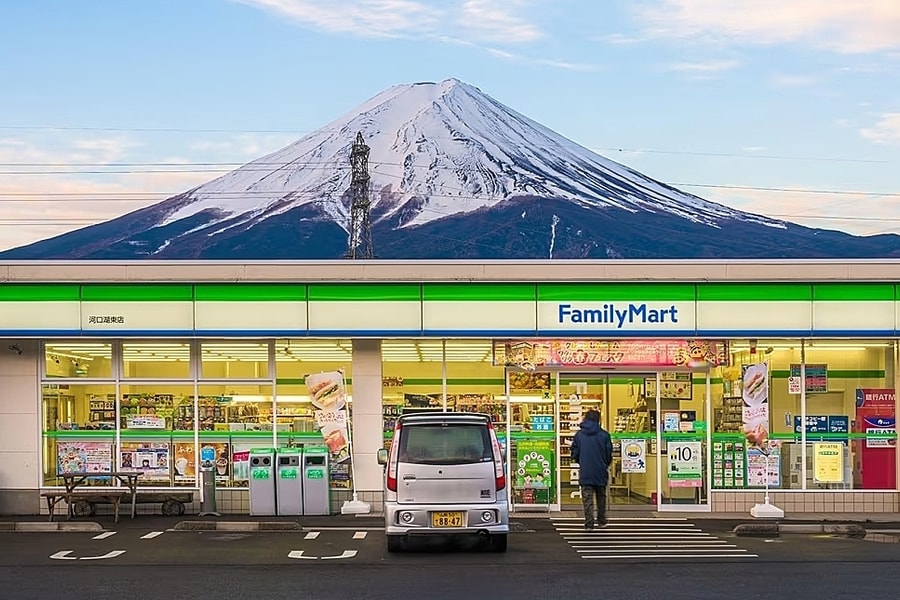 Cách người Nhật biến cửa hàng tiện lợi thành điểm du lịch