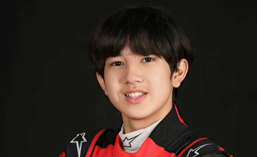 Con trai mê xe đua của Hoa khôi Thu Hương