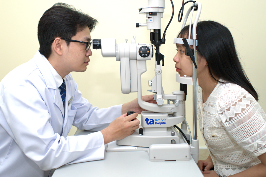 5 cách bảo vệ mắt khi đeo kính áp tròng