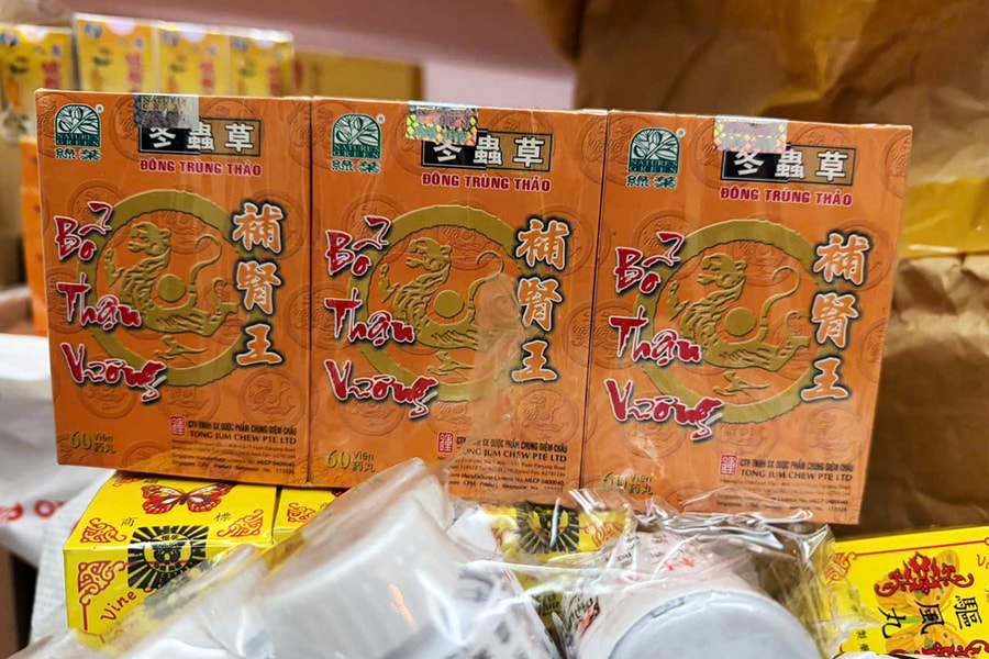 Đường dây sản xuất đông dược có chất cấm, gắn mác Singapore bị bắt