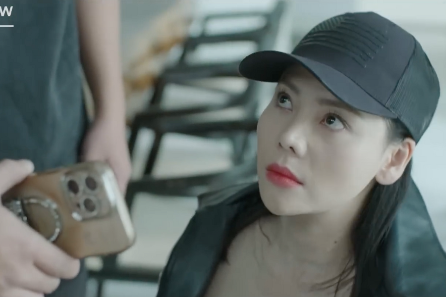 Phim 'Lằn ranh' tập 55: Mỹ Trinh bị khống chế, vợ ông Sách bất ngờ xuất hiện