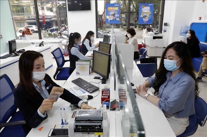 Lãi suất tiết kiệm tiếp tục duy trì ở mức cao