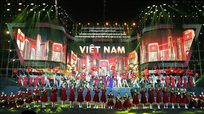 Hưng Yên tổ chức chương trình nghệ thuật chào mừng thành công Đại hội XIV của Đảng