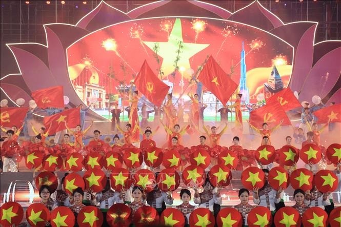 Lào Cai tổ chức chương trình nghệ thuật 'Tự hào tiến bước dưới cờ Đảng quang vinh'